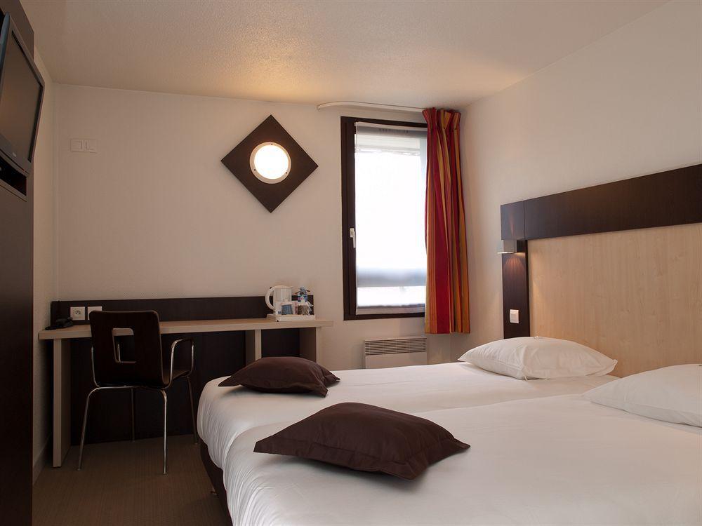 Kyriad Rouen Nord - Mont Saint Aignan Екстериор снимка