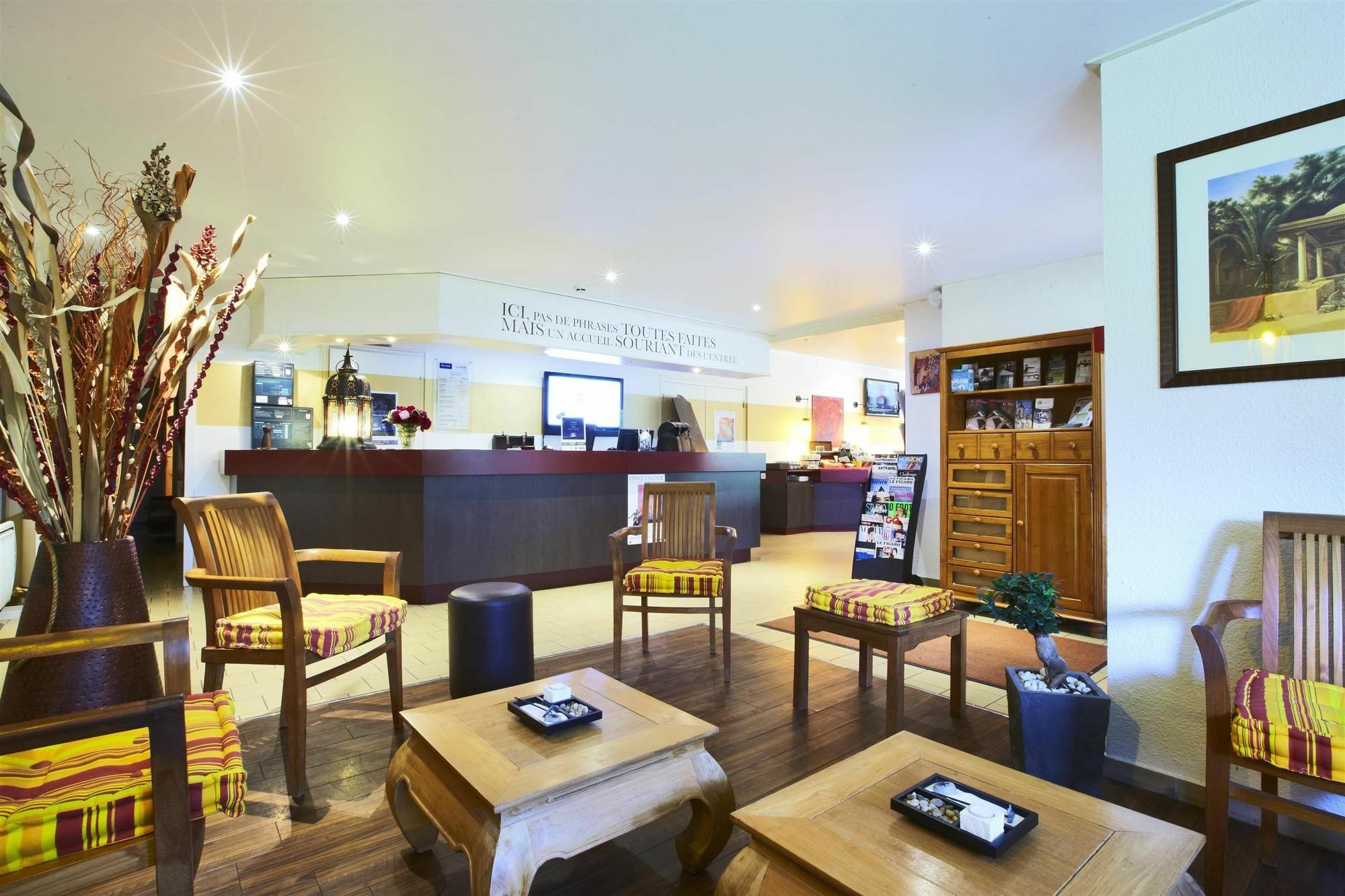 Kyriad Rouen Nord - Mont Saint Aignan Екстериор снимка
