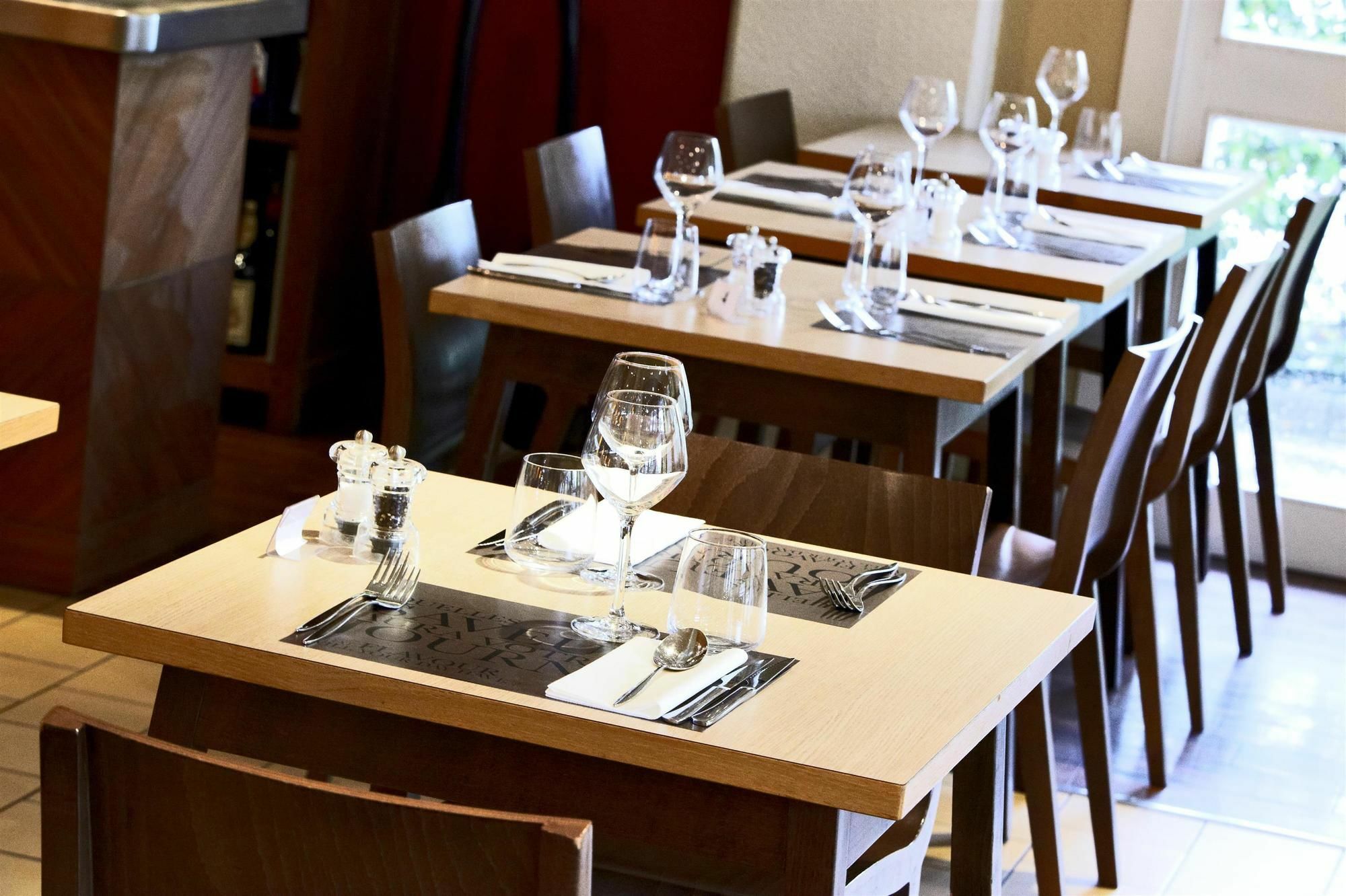 Kyriad Rouen Nord - Mont Saint Aignan Екстериор снимка